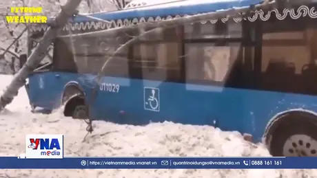 Bão tuyết lịch sử ở Moskva (Nga) gây tê liệt giao thông