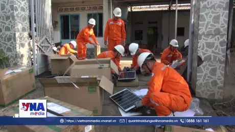 TTXVN phối hợp “Thắp sáng đường quê” tại Đồng Phú