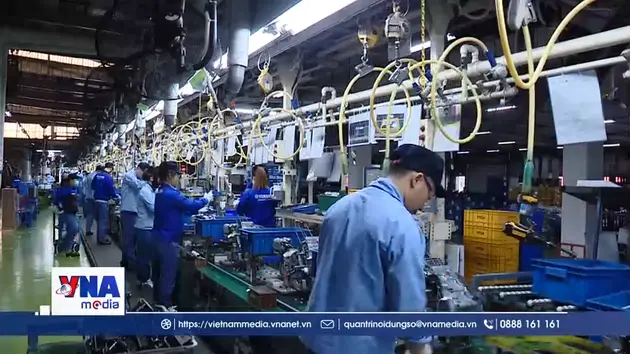 Lao động cuối năm hút việc