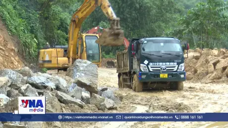 Sạt lở “bủa vây” xã Tây Trà, Quảng Ngãi