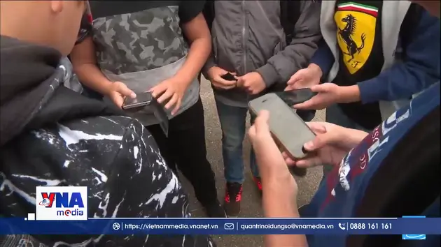 Đừng để điện thoại biến học sinh thành 'tù binh'