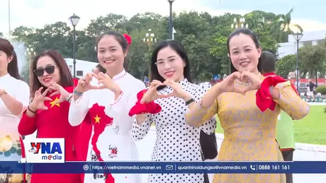 Niềm tin và kỳ vọng của cộng đồng người Việt tại Lào về Đại hội XIV