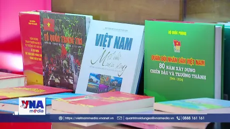 Ra mắt ba cuốn sách ảnh chào mừng Đại hội XIV của Đảng