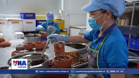 Đặc sản cá mòi kho làng Chài chuẩn bị cho dịp Tết