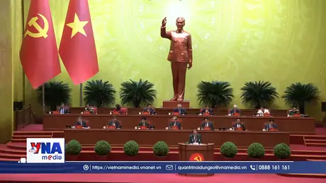 Các đại biểu tiếp tục thảo luận các văn kiện Đại hội