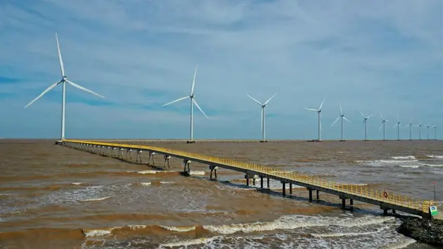 Tập trung thực hiện ba khâu đột phá chiến lược, đưa Vĩnh Long phát triển nhanh và bền vững