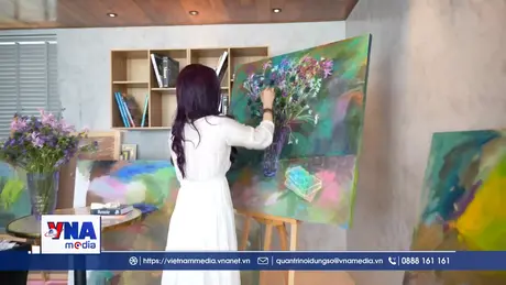 Họa sĩ Lê Trang mang 