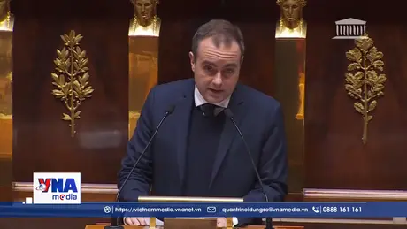 Thủ tướng Pháp vượt qua cuộc bỏ phiếu bất tín nhiệm