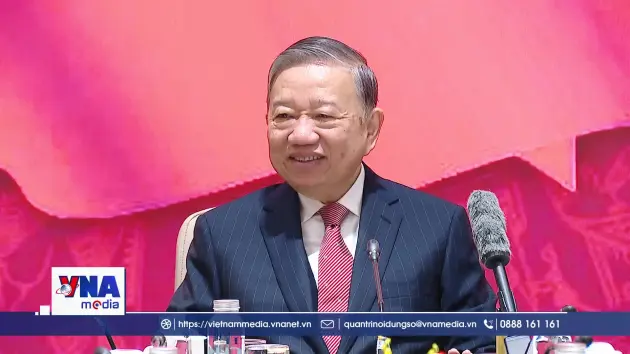 Tổng Bí thư làm việc với các Đại sứ, Trưởng cơ quan đại diện Việt Nam tại nước ngoài tham dự Đại hội XIV của Đảng