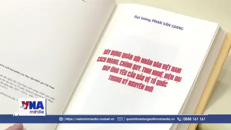 Ra mắt sách về xây dựng quân đội