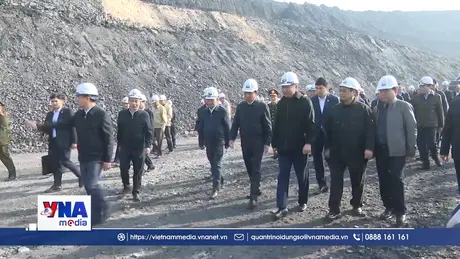 Tổng Bí thư Tô Lâm gặp mặt, chúc Tết công nhân ngành Than