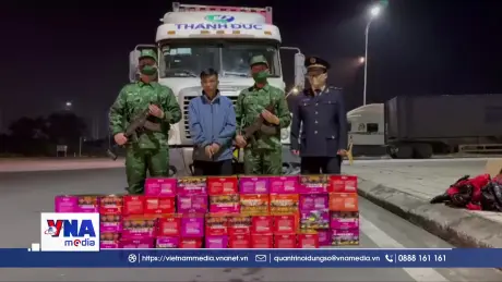 Quảng Ninh: Lợi dụng vận chuyển container, mua bán trái phép pháo xuyên biên giới