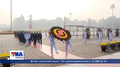 Tổng Bí thư, Chủ tịch nước Lào vào Lăng viếng Chủ tịch Hồ Chí Minh