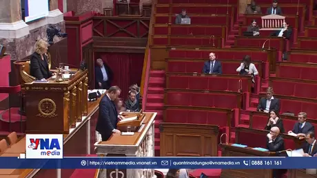 Thủ tướng Pháp tiếp tục vượt qua cuộc bỏ phiếu bất tín nhiệm