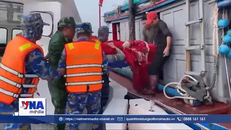 Kịp thời cứu thuyền viên gặp nạn trên biển Ninh Bình