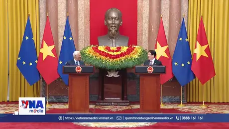 Chủ tịch nước và Chủ tịch Hội đồng châu Âu gặp gỡ báo chí