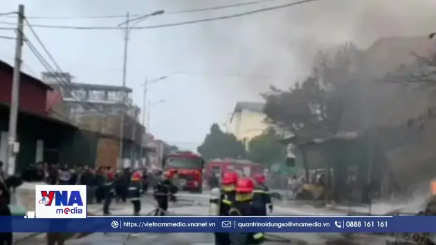 Bắc Ninh: Hoả hoạn thiêu rụi 6 hộ kinh doanh sản xuất hàng mã