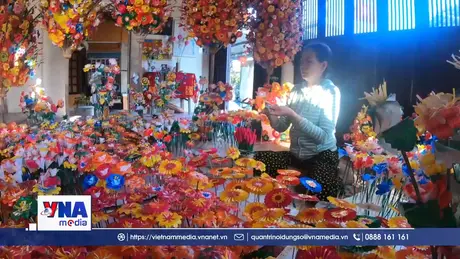 Sắc xuân từ làng nghề Hoa giấy Thanh Tiên - Huế