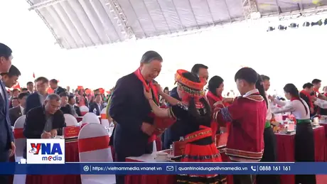 Tổng Bí thư dự lễ khánh thành Trường Nội trú Si Pa Phìn