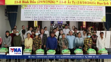 Tặng quà cho người nghèo, neo đơn dịp Tết Nguyên đán 2026