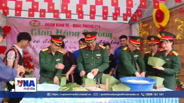 Rộn ràng “Xuân biên giới thắm tình quân dân”