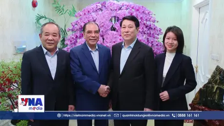 Chủ tịch nước Lương Cường chúc Tết nguyên Tổng Bí thư Nông Đức Mạnh