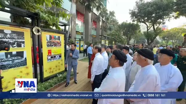 TPHCM trưng bày ảnh nhân kỷ niệm Ngày thành lập Đảng