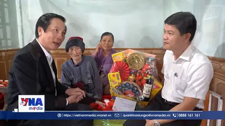 Quảng Trị: Thăm, tặng quà Tết gia đình chính sách