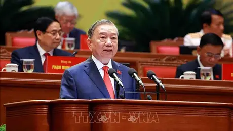 Vững bước dưới cờ Đảng