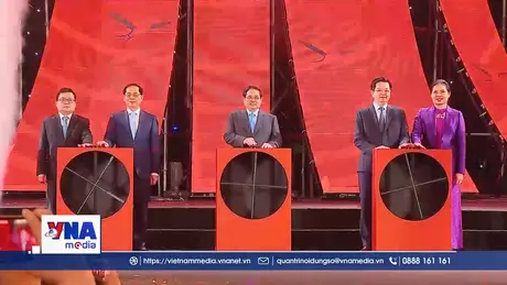 Thủ tướng dự Khai mạc Hội chợ Mùa Xuân lần thứ I