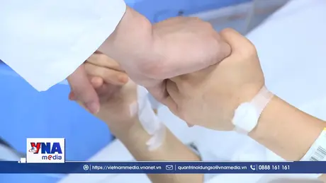 Ngộ độc nặng do đốt củi sưởi ấm trong phòng kín