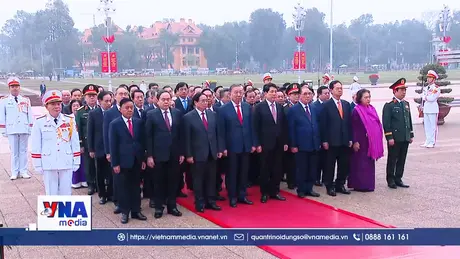 Trạm tin trưa ngày 03/02: Lãnh đạo Đảng, Nhà nước vào Lăng viếng Chủ tịch Hồ Chí Minh