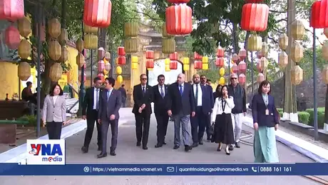 Chủ tịch Hạ viện Jordan tham quan Hoàng thành Thăng Long