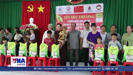 Trao quà “Tết yêu thương” đến người dân Cần Thơ có hoàn cảnh đặc biệt