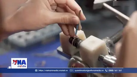 Pandora bị đánh tụt hạng tín dụng do biến động của giá bạc