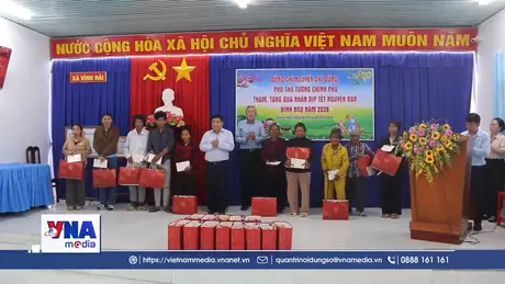 Phó Thủ tướng thăm, chúc Tết, tặng quà tại Khánh Hòa