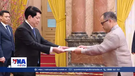 Trạm tin tối ngày 06/02: Chủ tịch nước tiếp các Đại sứ trình Thư uỷ nhiệm