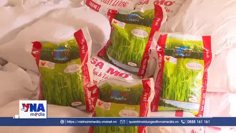 Khởi tố đối tượng buôn, bán gạo giả nhãn hiệu.