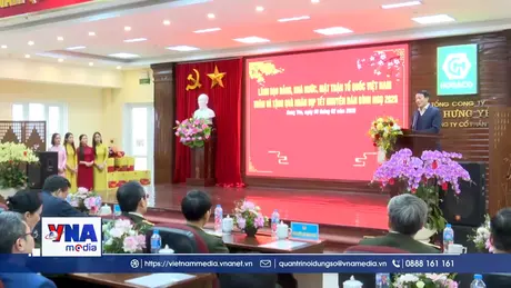 Bộ trưởng Bộ Công an Lương Tam Quang trao quà Tết tại Hưng Yên