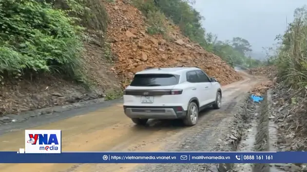 Quảng Trị: Sạt lở trên đường Hồ Chí Minh nhánh Tây đoạn qua xã Kim Ngân