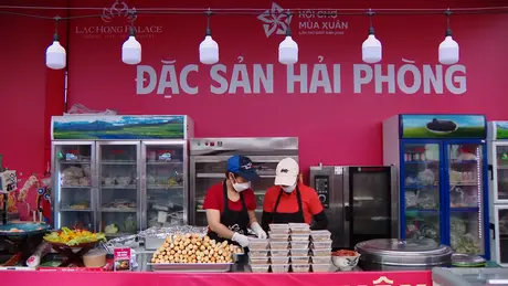 Đặc sản Hải Phòng thu hút khách tại Hội chợ mùa Xuân năm 2026