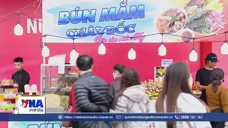 Thưởng thức đặc sản bún mắm miền Tây tại Hội chợ Mùa Xuân 2026