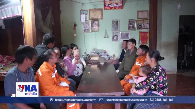 Đưa ánh sáng về bản để đồng bào vùng cao đón Tết trọn vẹn