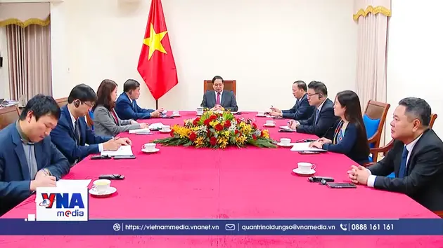 Thủ tướng Phạm Minh Chính điện đàm với Thủ tướng Singapore