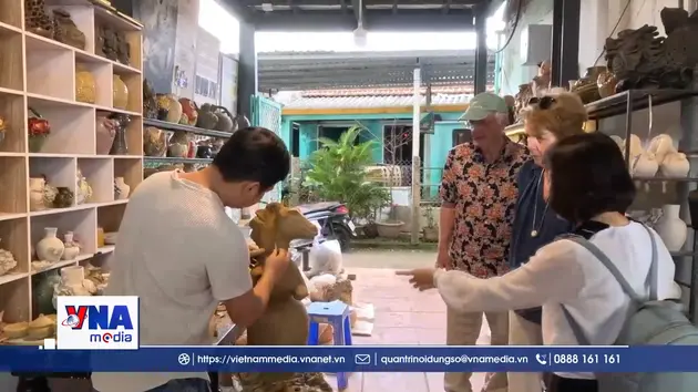 Linh vật Ngựa nơi làng gốm hơn 500 năm tuổi