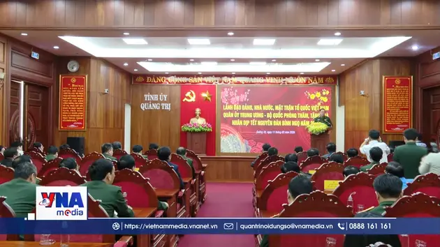 Đại tướng Nguyễn Trọng Nghĩa trao quà Tết tại Quảng Trị