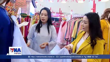 Sắm Tết Việt tại Hội chợ Mùa Xuân