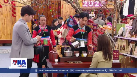 Du khách hào hứng trải nghiệm ‘’food tour” các vùng miền tại Hội chợ Mùa Xuân 2026