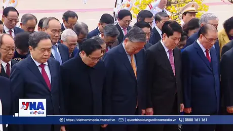 Lãnh đạo Đảng, Nhà nước vào Lăng viếng Chủ tịch Hồ Chí Minh và tưởng niệm các Anh hùng liệt sĩ