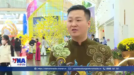 Nghệ sĩ rạng rỡ niềm vui tại Hội chợ Mùa Xuân